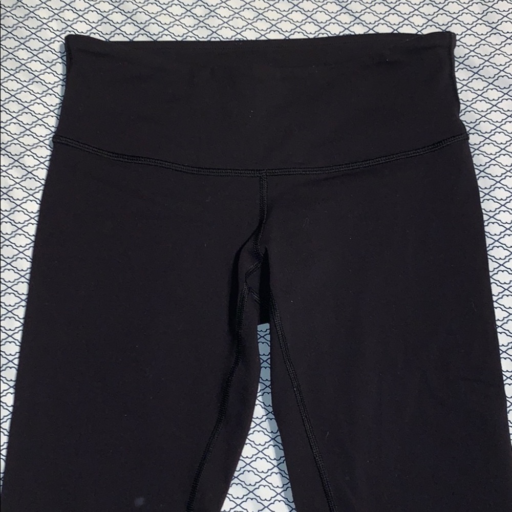 black lululemon leggings